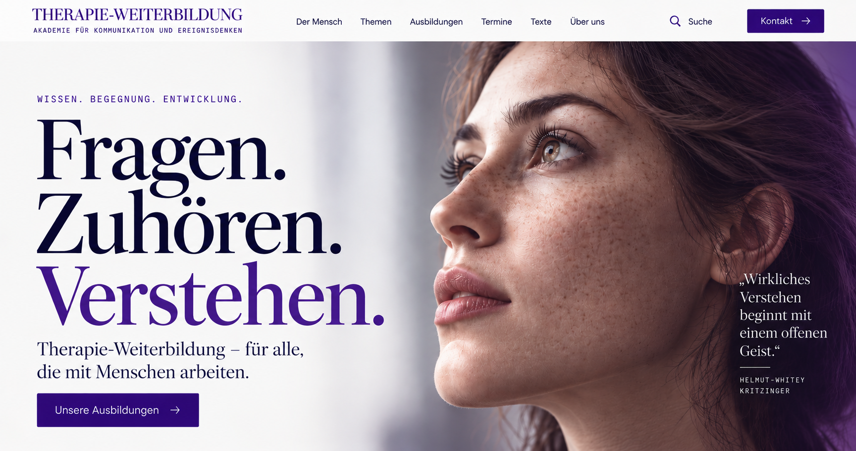 Nachdenkliche Frau blickt nach oben